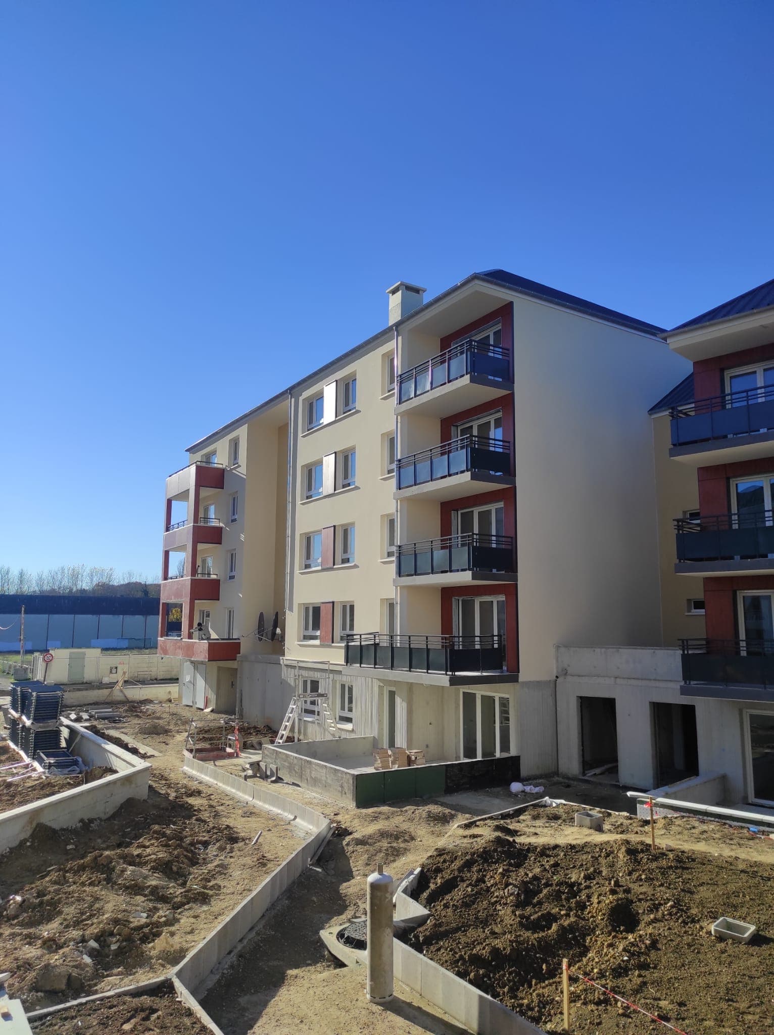 Logements collectifs en travaux — lots techniques TP COM en cours